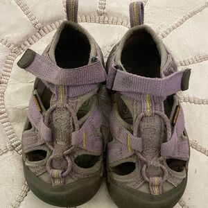 Purple KEENS Size 8